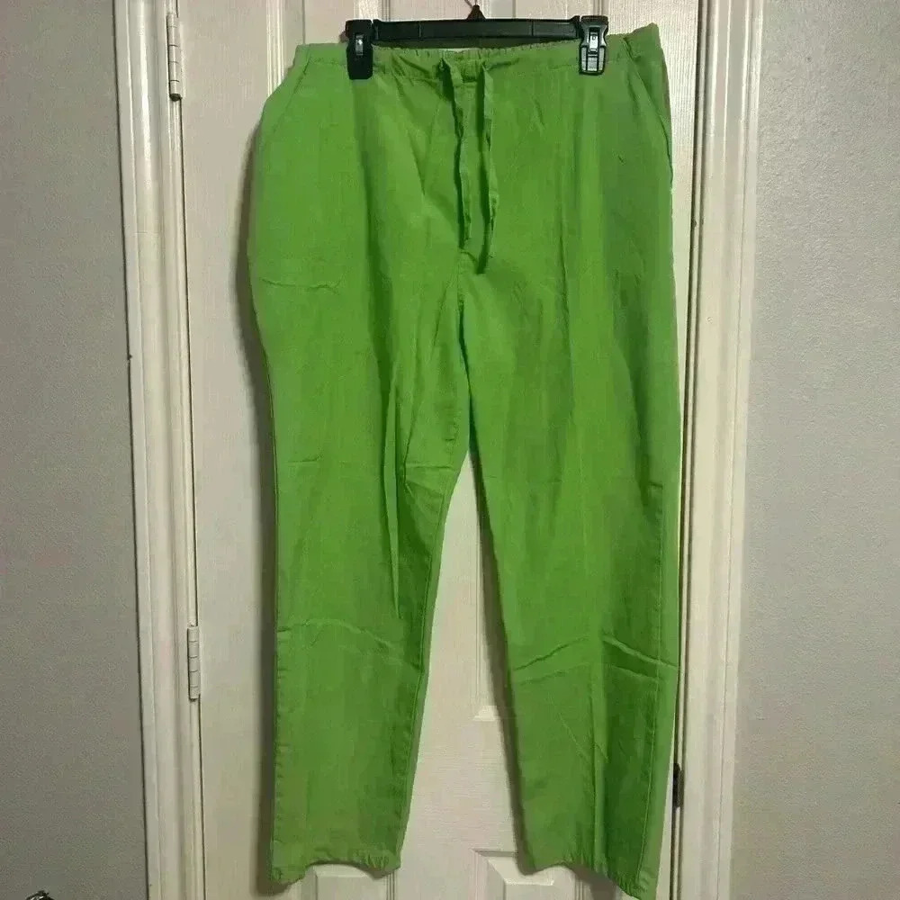 Woman’s green Scrub set size large like new- with catapults and leaves - Picture 5 of 7